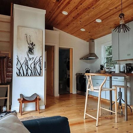 Modern Treehouse, Close To Downtown And Beach Wilmington Bagian luar foto